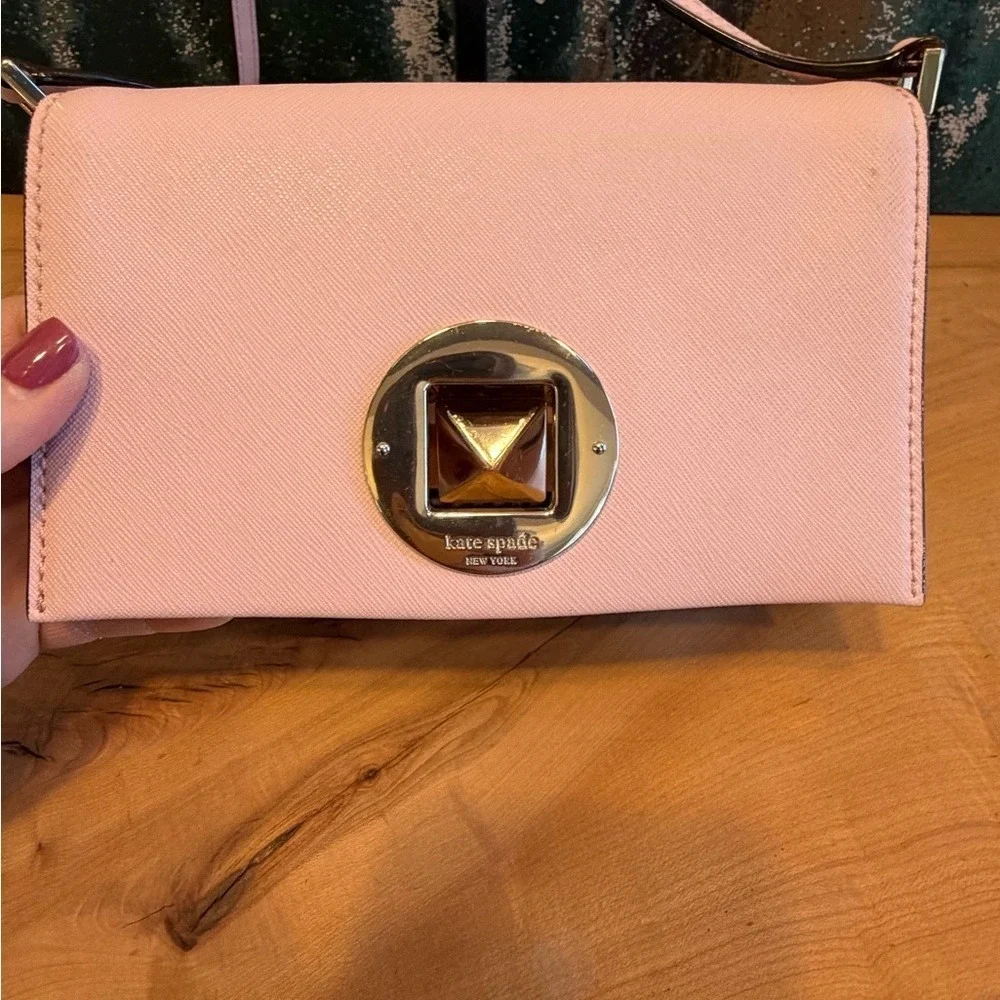 Kate Spade New York Newbury Lane Sally Crossbody Bag in 